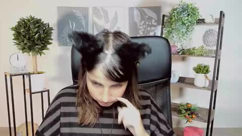 Snapshot of martaedams chatting on 10/15/25, 06:13 martaedams online show from 10/15/25, 06:13