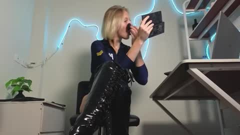 Ultimate Goddess online show from 03/09/26, 08:07