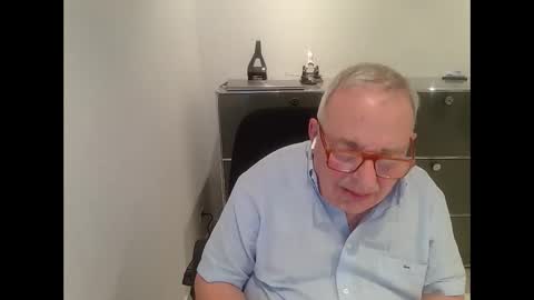 Snapshot of martin_1947 chatting on 12/28/24, 10:44 martin_1947 online show from 12/28/24, 10:44
