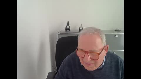 Snapshot of martin_1947 chatting on 12/29/24, 01:17 martin_1947 online show from 12/29/24, 01:17