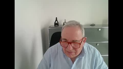 Snapshot of martin_1947 chatting on 02/09/25, 03:45 martin_1947 online show from 02/09/25, 03:45