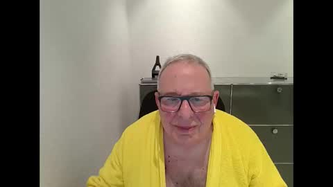 Snapshot of martin_1947 chatting on 03/09/25, 10:52 martin_1947 online show from 03/09/25, 10:52