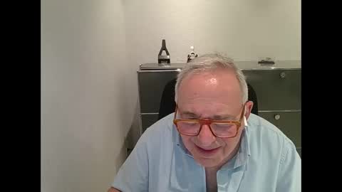 Snapshot of martin_1947 chatting on 10/05/25, 06:50 martin_1947 online show from 10/05/25, 06:50