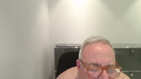Snapshot of martin_1947 chatting on 12/02/25, 10:38 martin_1947 online show from 12/02/25, 10:38