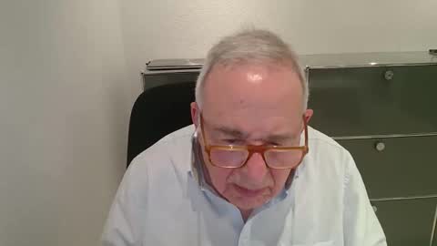 Snapshot of martin_1947 chatting on 01/10/26, 08:32 martin_1947 online show from 01/10/26, 08:32