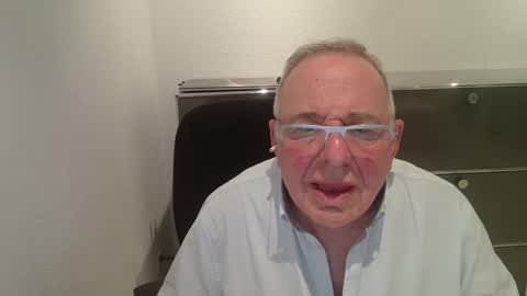 Snapshot of martin_1947 chatting on 05/22/26, 07:30 martin_1947 online show from 05/22/26, 07:30
