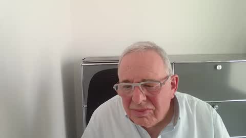 Snapshot of martin_1947 chatting on 05/25/26, 01:50 martin_1947 online show from 05/25/26, 01:50