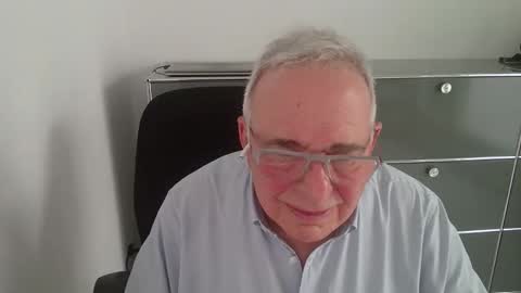 Snapshot of martin_1947 chatting on 05/31/26, 05:31 martin_1947 online show from 05/31/26, 05:31