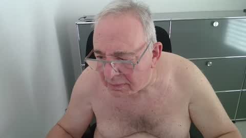 Snapshot of martin_1947 chatting on 06/28/26, 02:12 martin_1947 online show from 06/28/26, 02:12