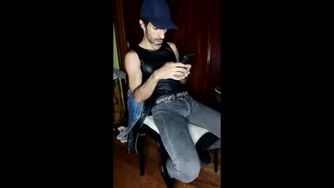 Snapshot of martin_cba chatting on 12/20/25, 02:51 Martincba online show from 12/20/25, 02:51