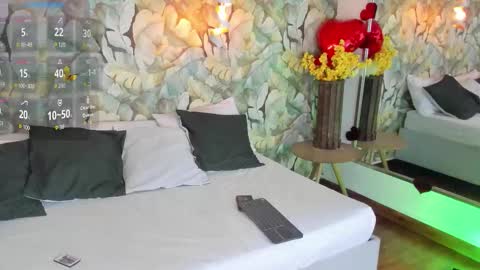 Snapshot of martina_adams chatting on 11/17/25, 01:06 mari online show from 11/17/25, 01:06