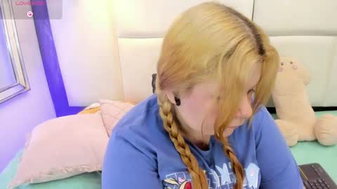 Snapshot of martina_armos chatting on 05/11/26, 04:04 Martina online show from 05/11/26, 04:04
