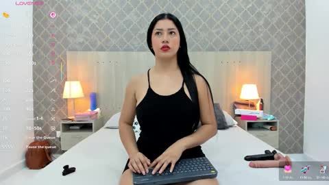 Snapshot of martina_ayala chatting on 02/19/26, 11:17 Martina online show from 02/19/26, 11:17