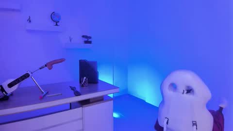   MARTINA   online show from 11/05/25, 12:49