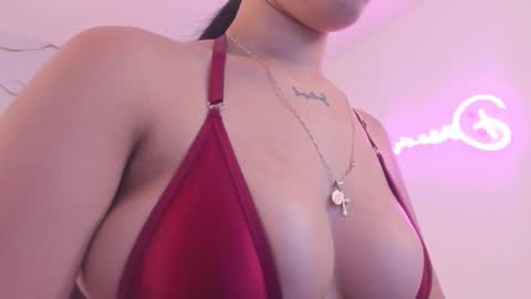 Snapshot of martina_gomezgomez chatting on 02/06/26, 12:30 online show from 02/06/26, 12:30