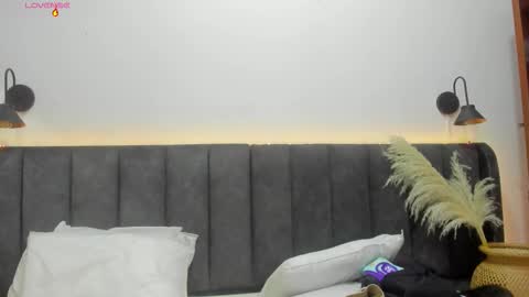 Laura online show from 10/12/25, 07:57