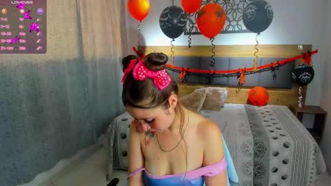  M A R T I N A  online show from 10/21/25, 01:01