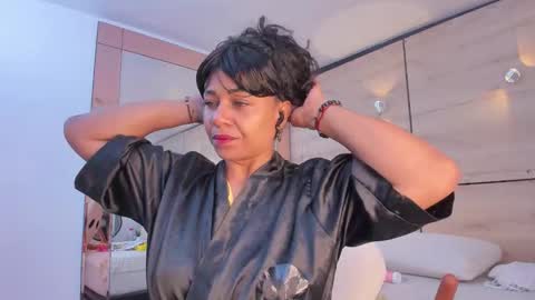 martina touss  online show from 11/11/25, 12:05