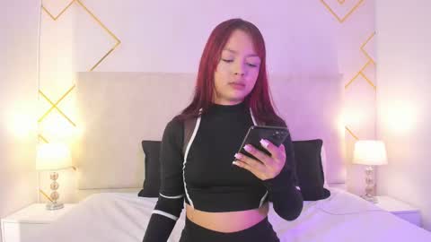 Snapshot of martinaa_garcia chatting on 11/24/25, 07:46 Martina online show from 11/24/25, 07:46