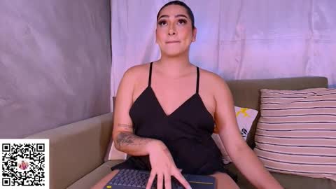 Snapshot of martinaladino chatting on 10/20/25, 04:35 ntmu Lets talk I promise not to bite you or yes online show from 10/20/25, 04:35