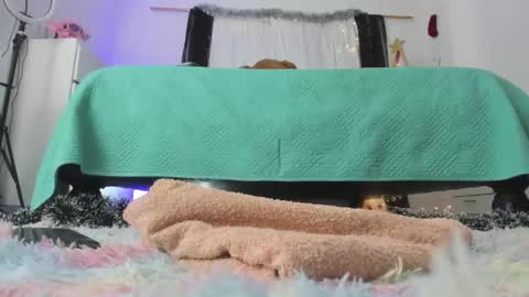 Snapshot of martinarossi chatting on 12/05/25, 06:59 ... ... online show from 12/05/25, 06:59