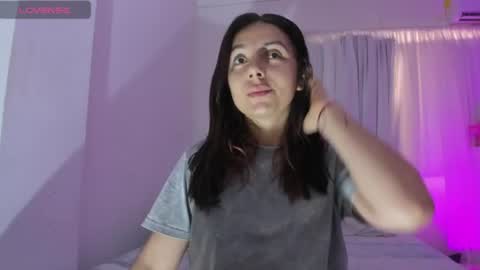 Snapshot of martinarossi chatting on 07/02/26, 02:56 ... ... online show from 07/02/26, 02:56