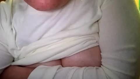 Snapshot of martinhopetaylor chatting on 04/28/26, 05:01 martinhopetaylor online show from 04/28/26, 05:01