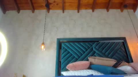 Snapshot of marttina_ruiz chatting on 07/15/26, 07:41 Martina online show from 07/15/26, 07:41