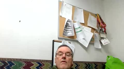 Snapshot of marty1688 chatting on 11/21/25, 12:26 marty1688 online show from 11/21/25, 12:26