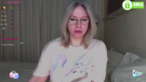 Mary linn online show from 10/19/25, 01:45