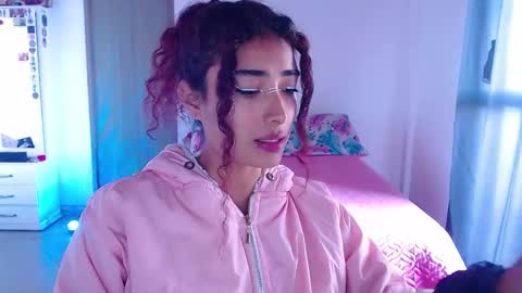 mary online show from 09/25/25, 01:37