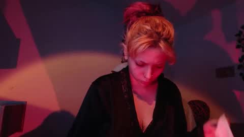                      100   online show from 12/14/25, 05:57