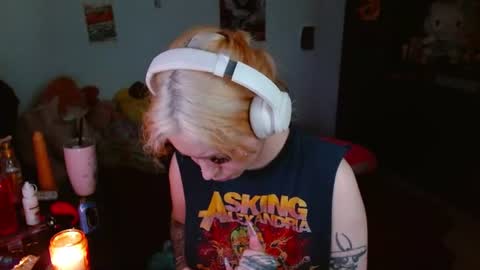 Snapshot of mary_janness chatting on 07/23/26, 05:00 100 online show from 07/23/26, 05:00