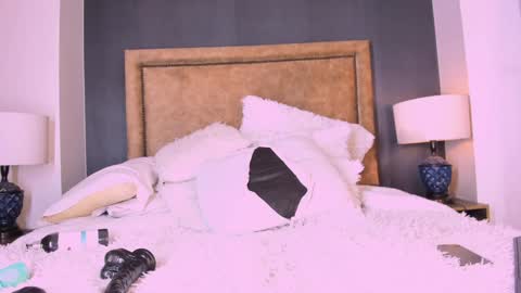   online show from 01/06/25, 07:24