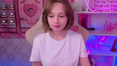 Snapshot of mary_u chatting on 09/25/25, 03:43 Ur Mary online show from 09/25/25, 03:43