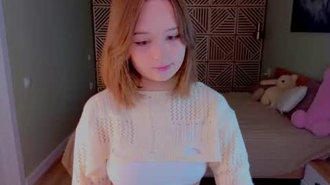 Snapshot of mary_u chatting on 06/23/26, 04:43 Ur Mary online show from 06/23/26, 04:43