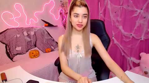 Snapshot of maryam_xs chatting on 10/27/25, 12:58 maryam online show from 10/27/25, 12:58