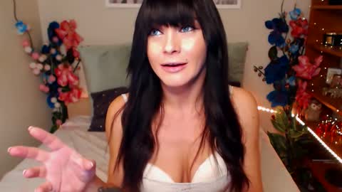 Snapshot of marydash chatting on 09/30/25, 11:21 Mary online show from 09/30/25, 11:21