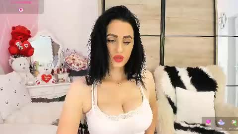 Snapshot of maryeelle chatting on 07/10/26, 08:00 Maryelle online show from 07/10/26, 08:00
