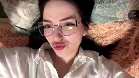 Stephie online show from 12/17/25, 09:32