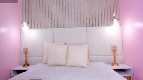   online show from 10/09/25, 12:03