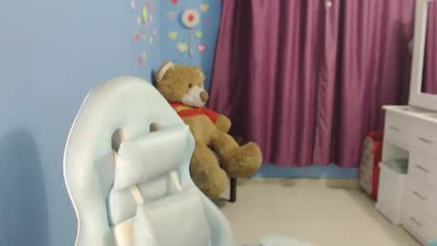 Snapshot of maryline_w chatting on 02/14/25, 02:39 maryline online show from 02/14/25, 02:39