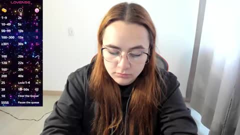 Dulce Maria online show from 10/30/25, 03:57