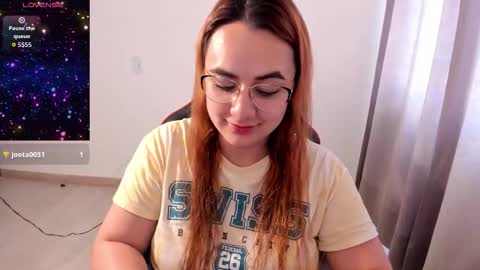 Dulce Maria online show from 11/18/25, 03:38