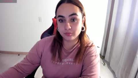 Dulce Maria online show from 04/16/26, 09:39