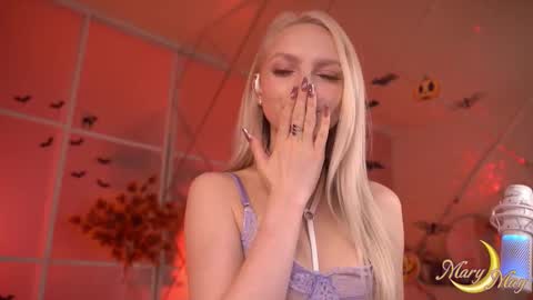 Snapshot of marylunamay chatting on 11/08/25, 03:29 Mary online show from 11/08/25, 03:29