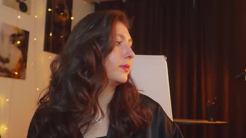 Snapshot of marymillerr chatting on 09/26/25, 12:42 Mary Miller online show from 09/26/25, 12:42