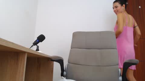 3 online show from 01/31/25, 02:49