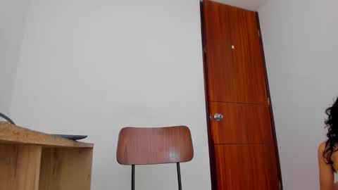 3 online show from 04/08/26, 01:00