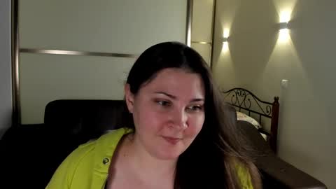 Snapshot of maryswon chatting on 02/11/25, 06:44 Mary online show from 02/11/25, 06:44